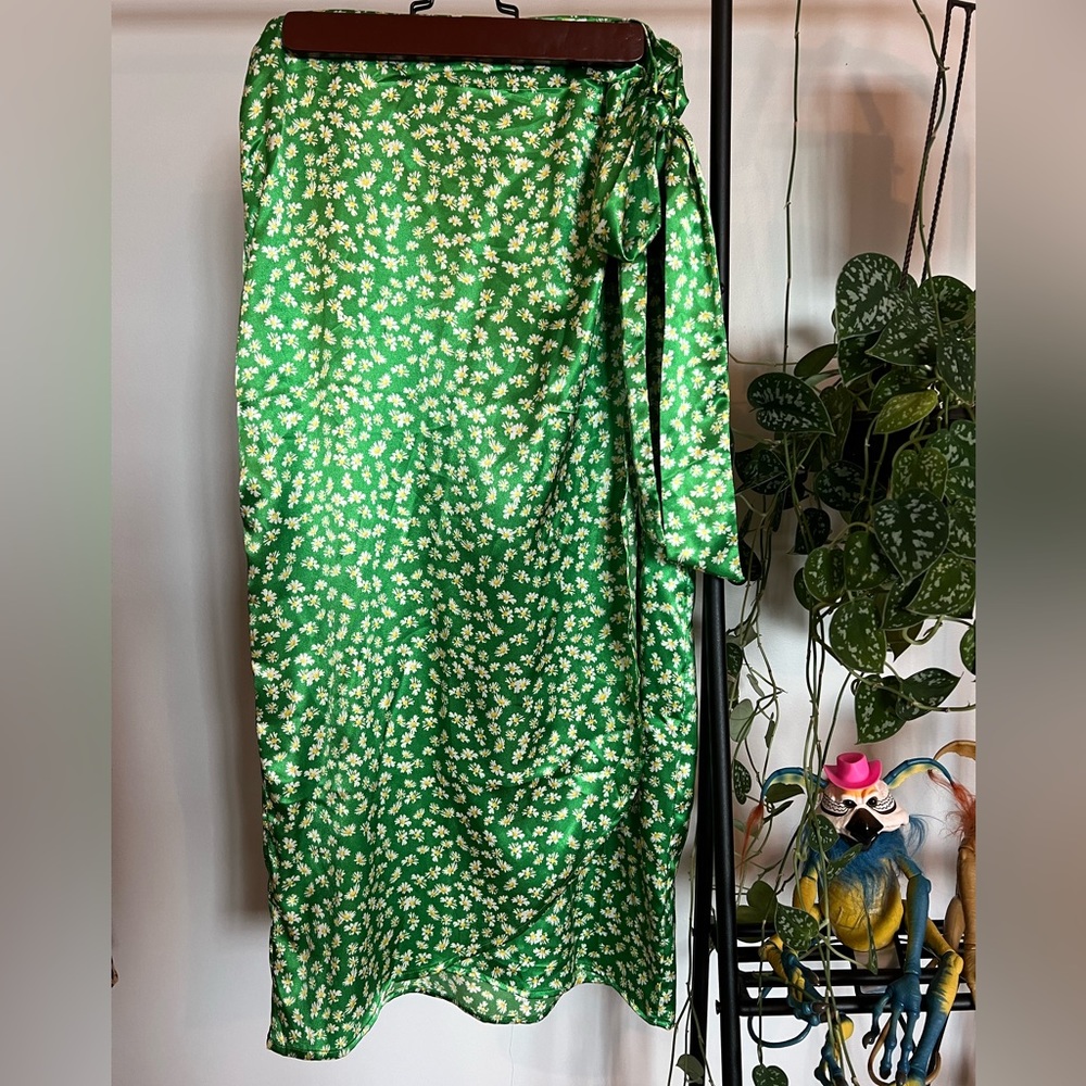 WAYF Green Daisy Wrap Midi Skirt